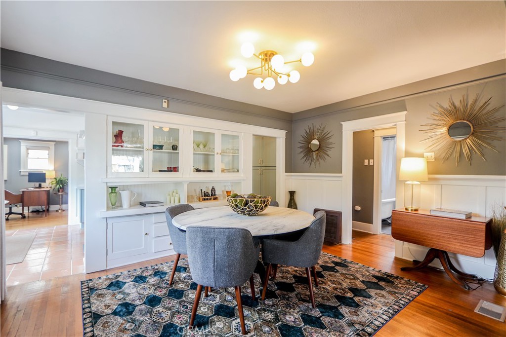 1276 E Appleton Street