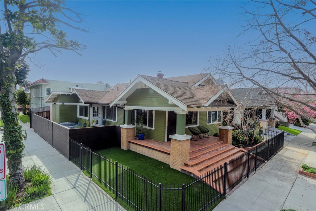 1276 E Appleton Street