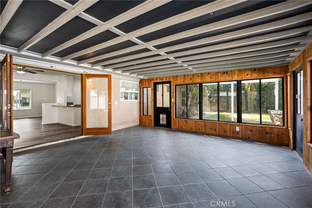 6351 Vanguard Avenue