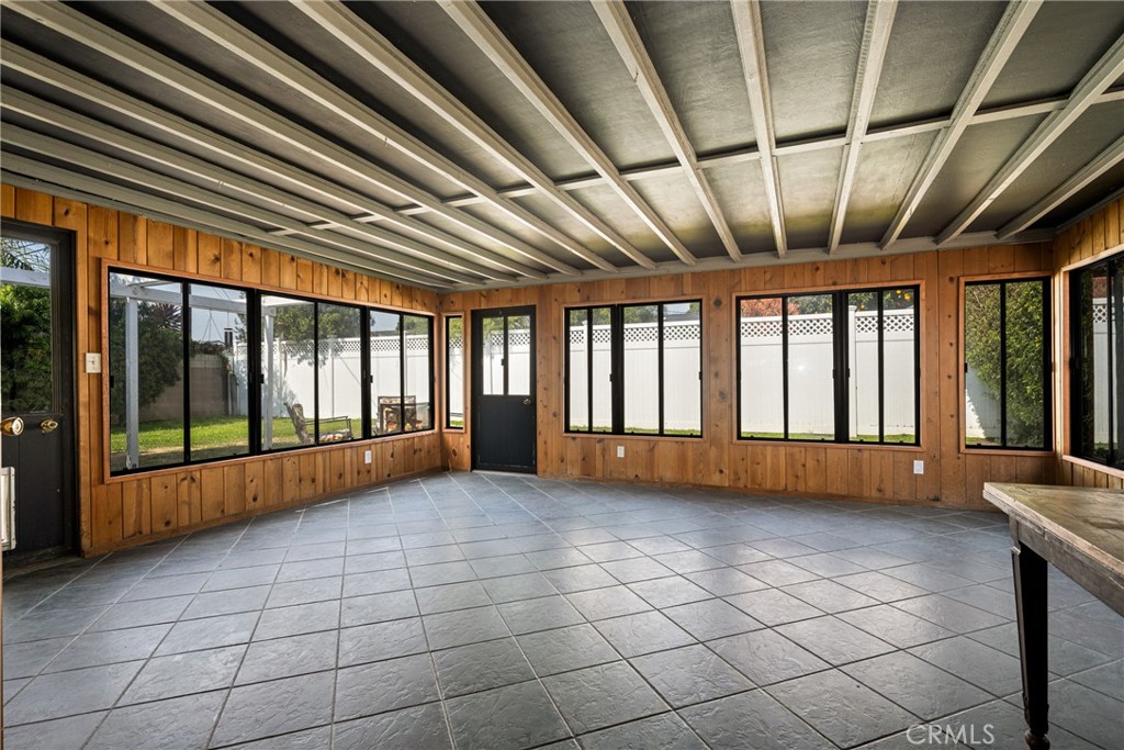 6351 Vanguard Avenue