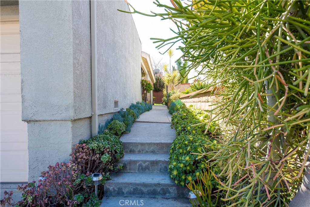 258 Echo Canyon Place