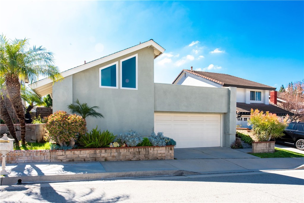 258 Echo Canyon Place