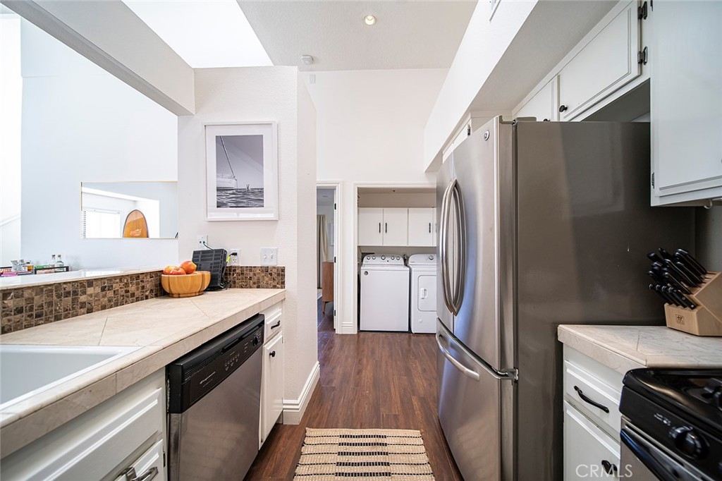 345 Avocado Street A4