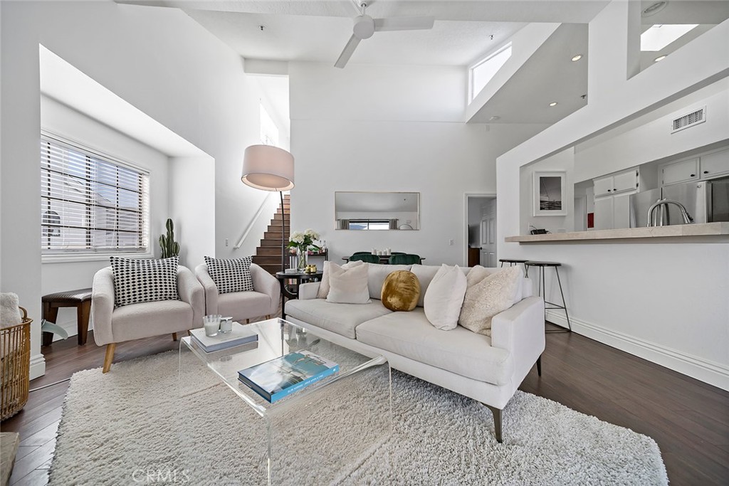 345 Avocado Street A4