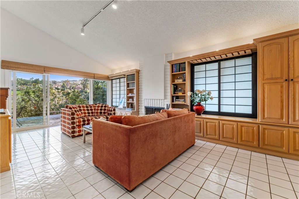 6550 E Paseo Alcazaa