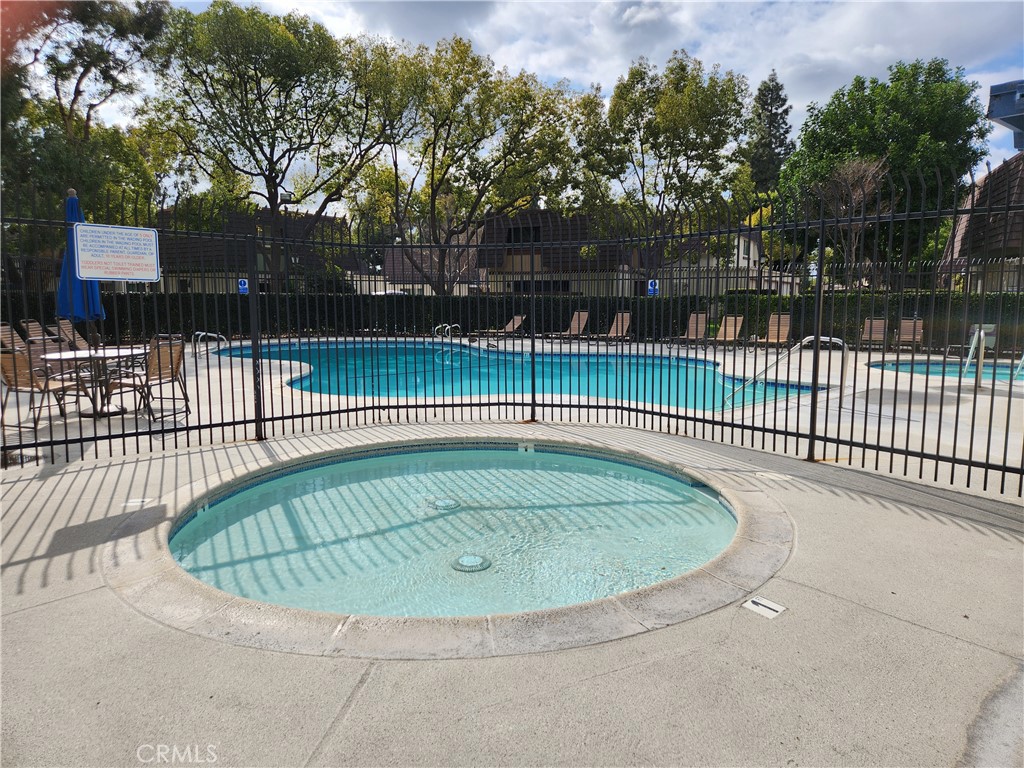 2833 E Jackson Avenue B