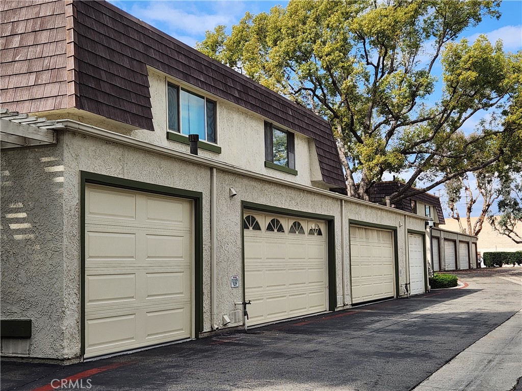 2833 E Jackson Avenue B