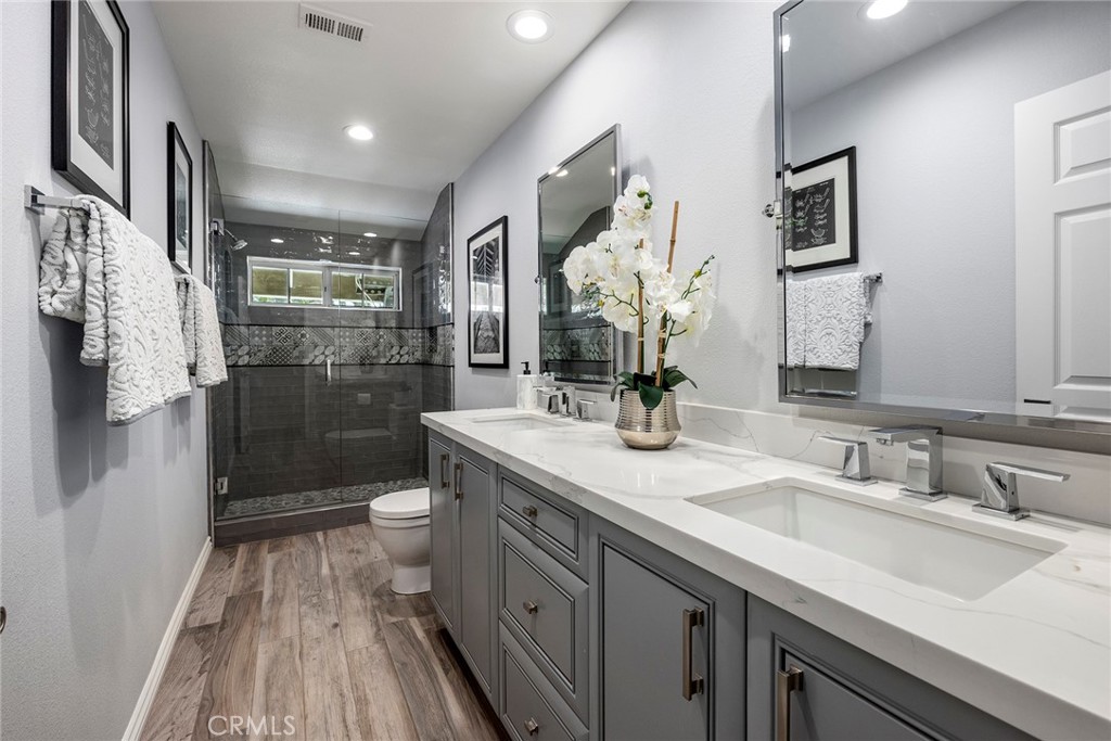 4945 Silver Spur Lane