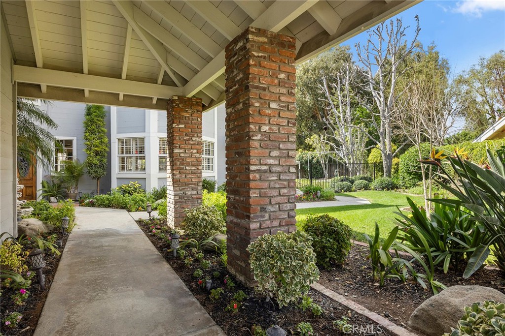 4945 Silver Spur Lane