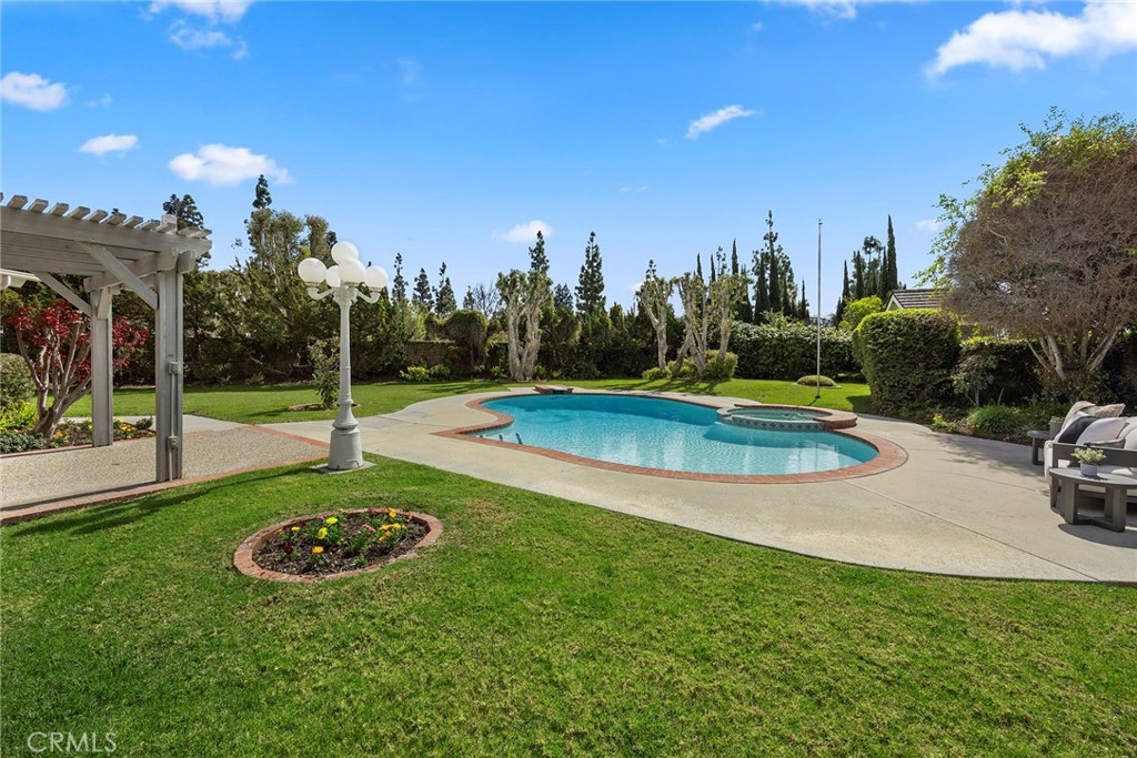 4945 Silver Spur Lane