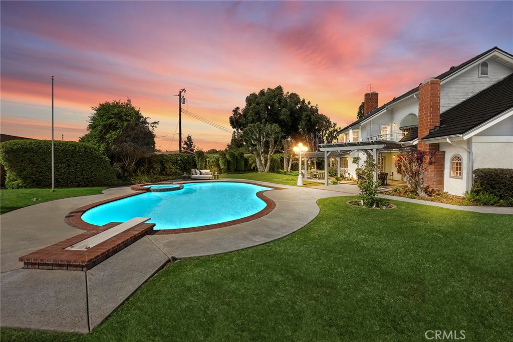 4945 Silver Spur Lane