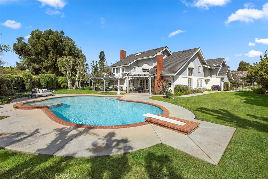 4945 Silver Spur Lane