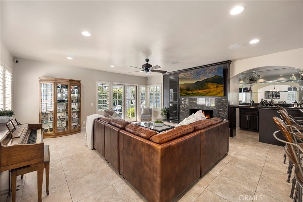 4945 Silver Spur Lane