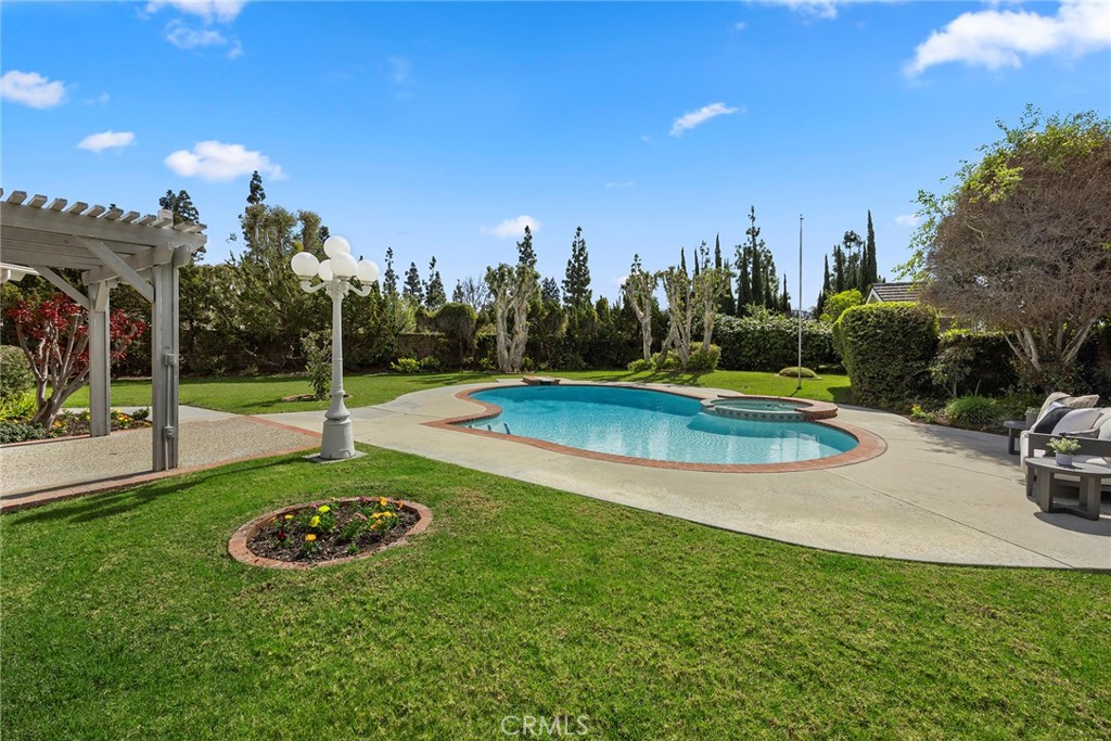 4945 Silver Spur Lane