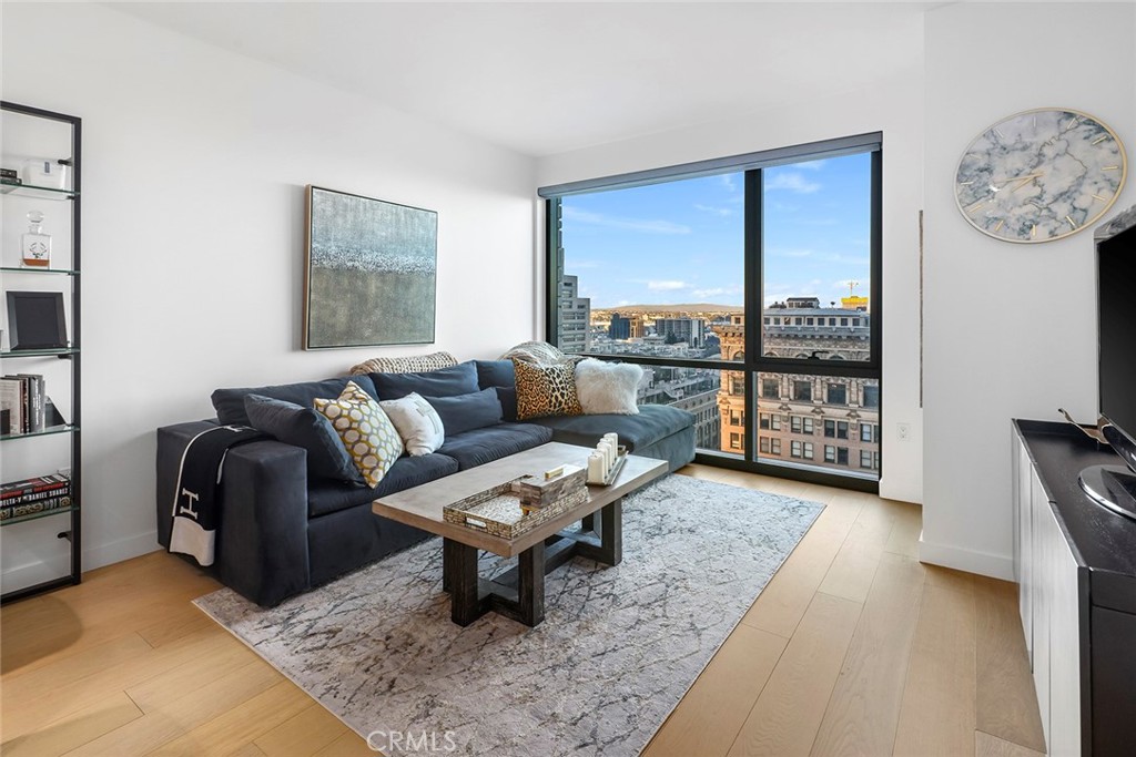 400 S Broadway 1701