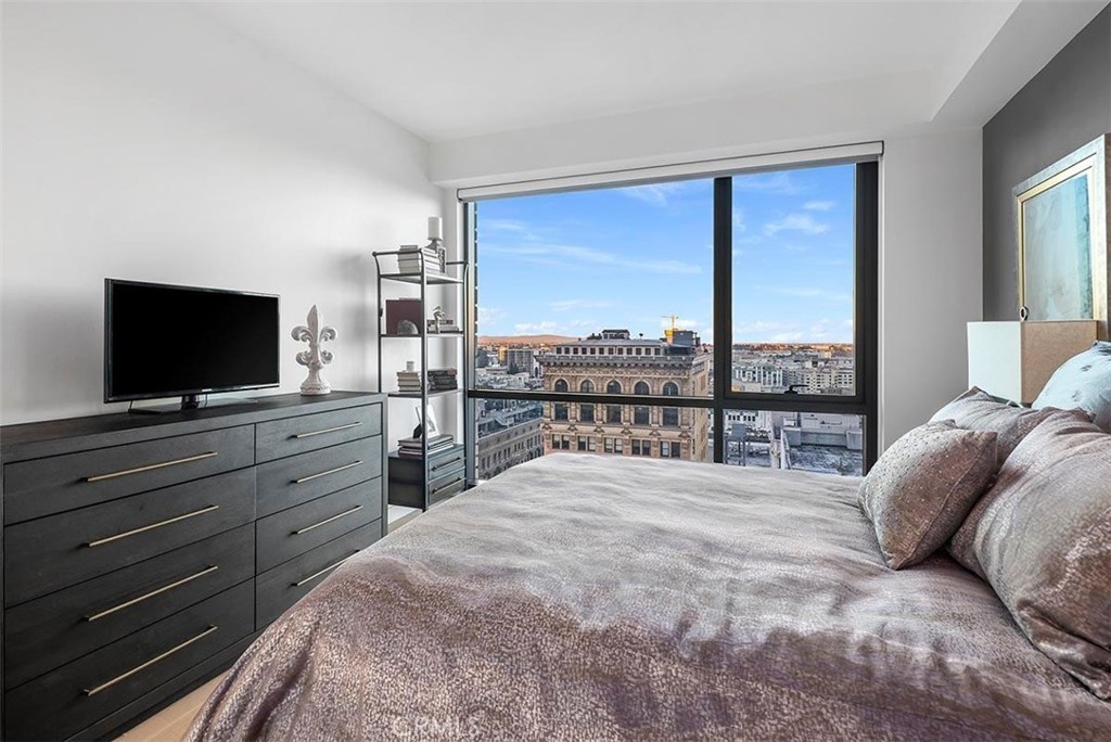 400 S Broadway 1701