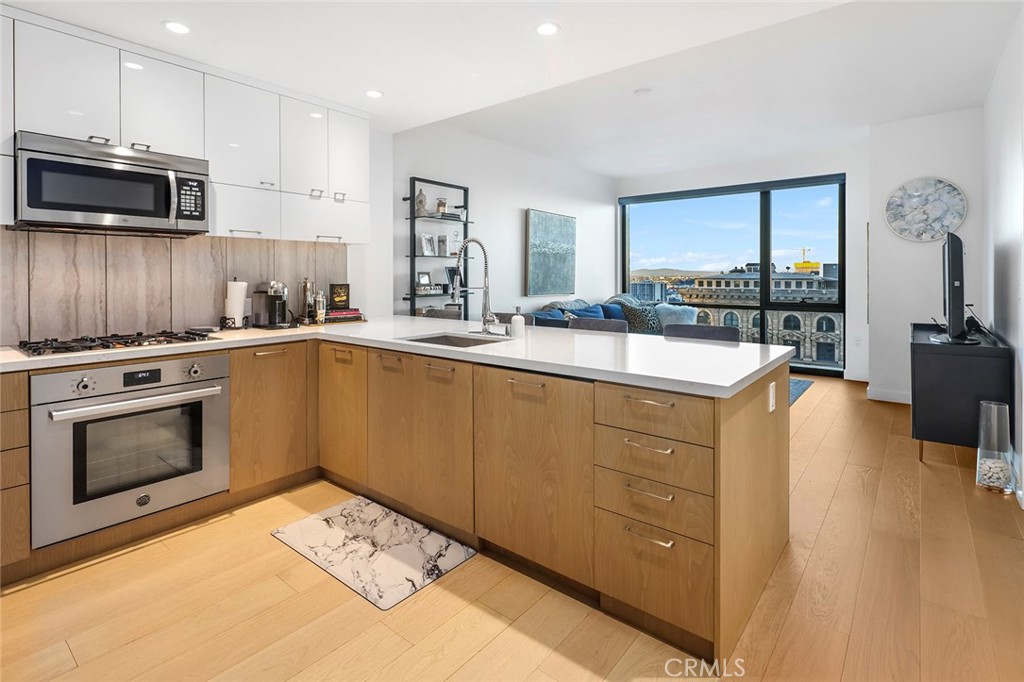 400 S Broadway 1701