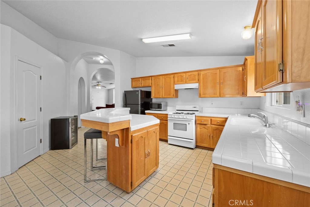 6912 Oak Forest Court