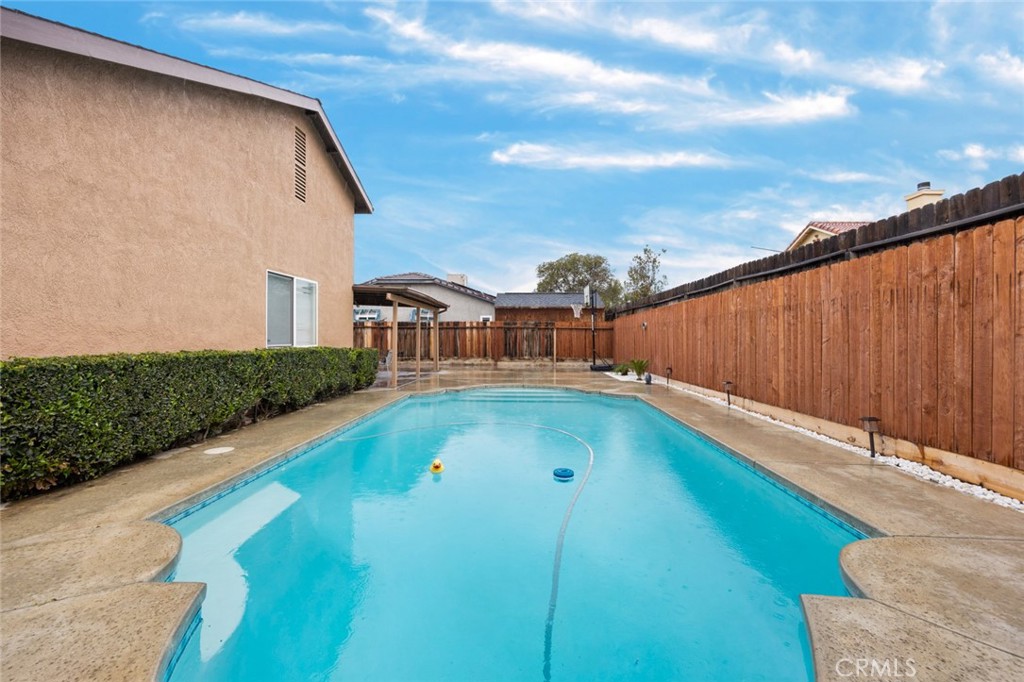 6912 Oak Forest Court