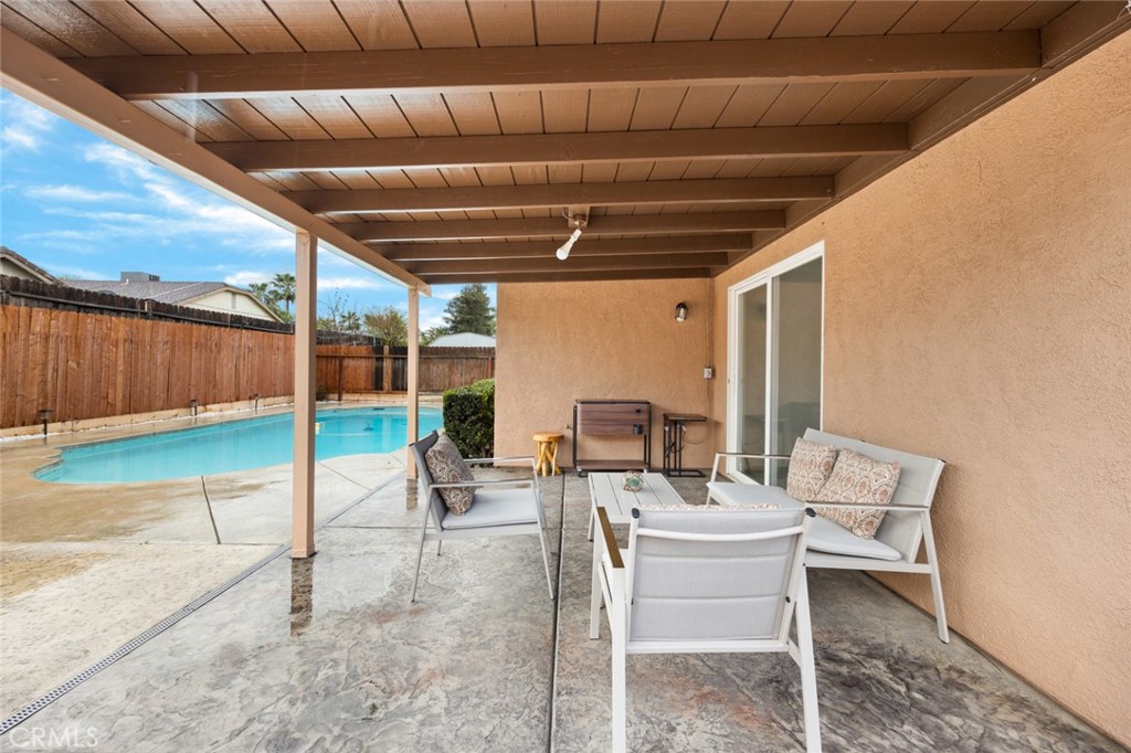 6912 Oak Forest Court