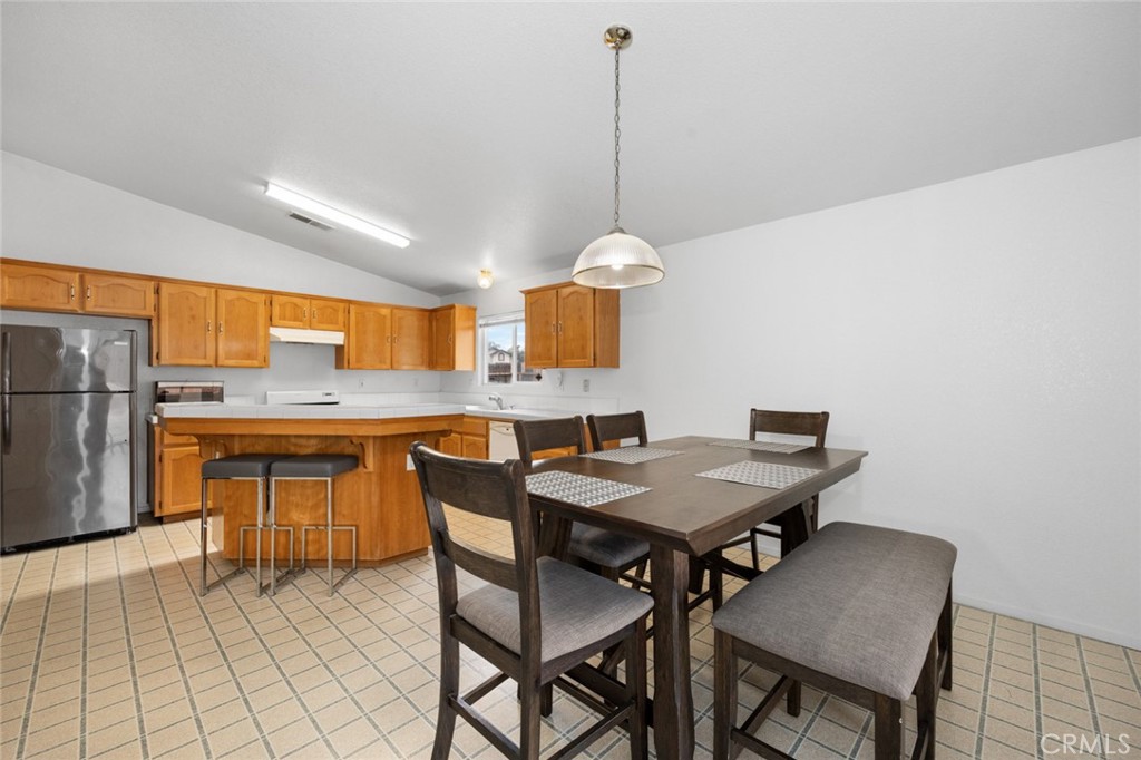 6912 Oak Forest Court