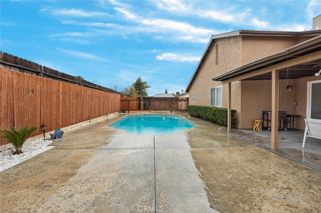 6912 Oak Forest Court