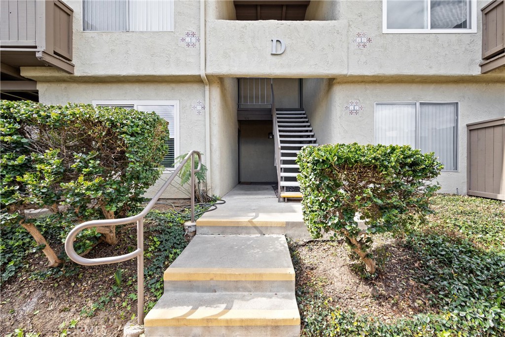 1345 Cabrillo Park Drive D09