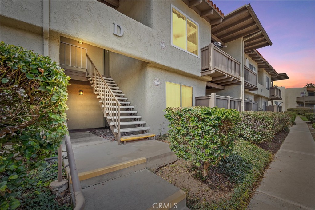 1345 Cabrillo Park Drive D09