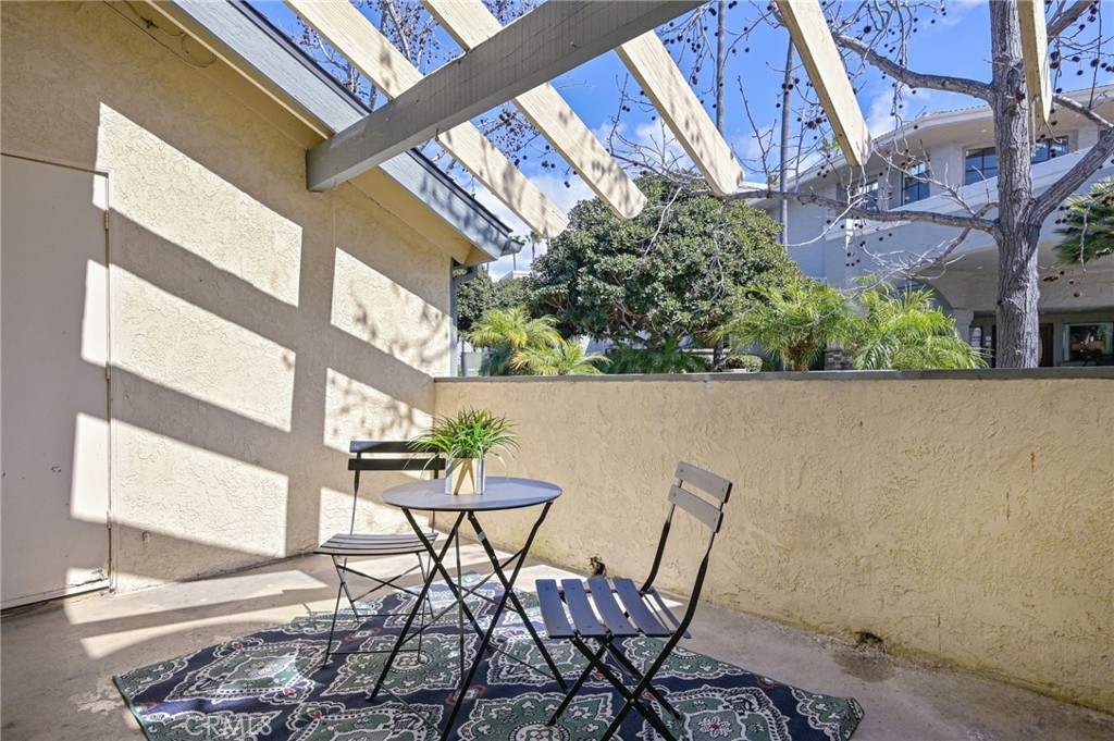 1044 LAGUNA Drive 17