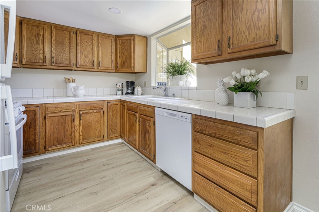 1044 LAGUNA Drive 17