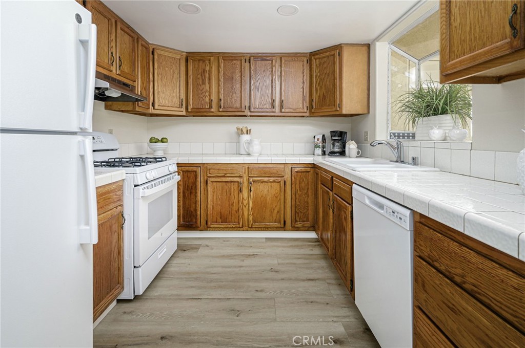 1044 LAGUNA Drive 17