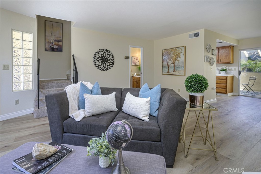 1044 LAGUNA Drive 17