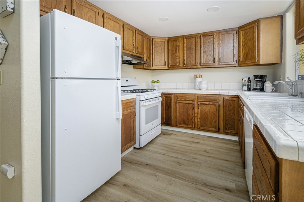 1044 LAGUNA Drive 17