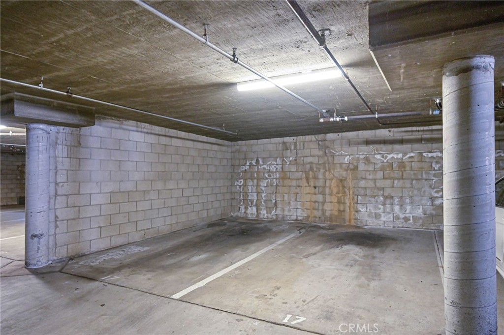 1044 LAGUNA Drive 17