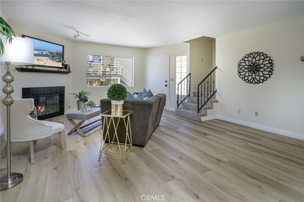 1044 LAGUNA Drive 17