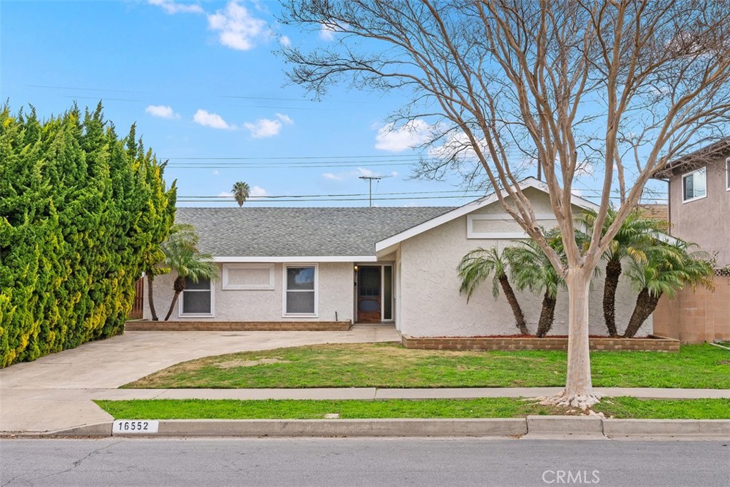16552 Fountain Lane