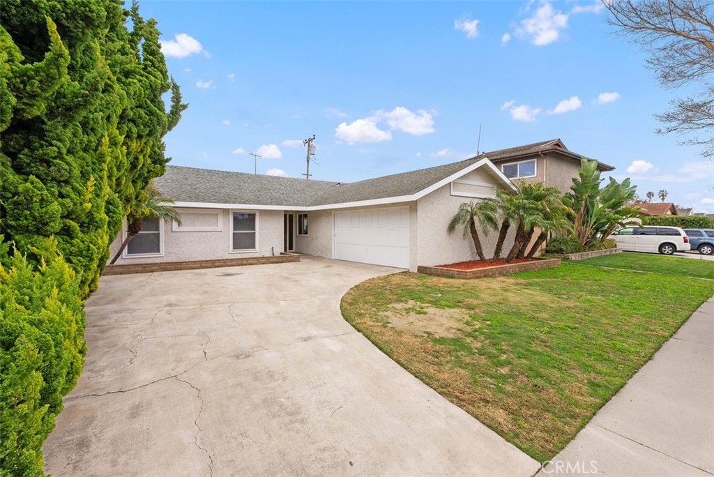 16552 Fountain Lane