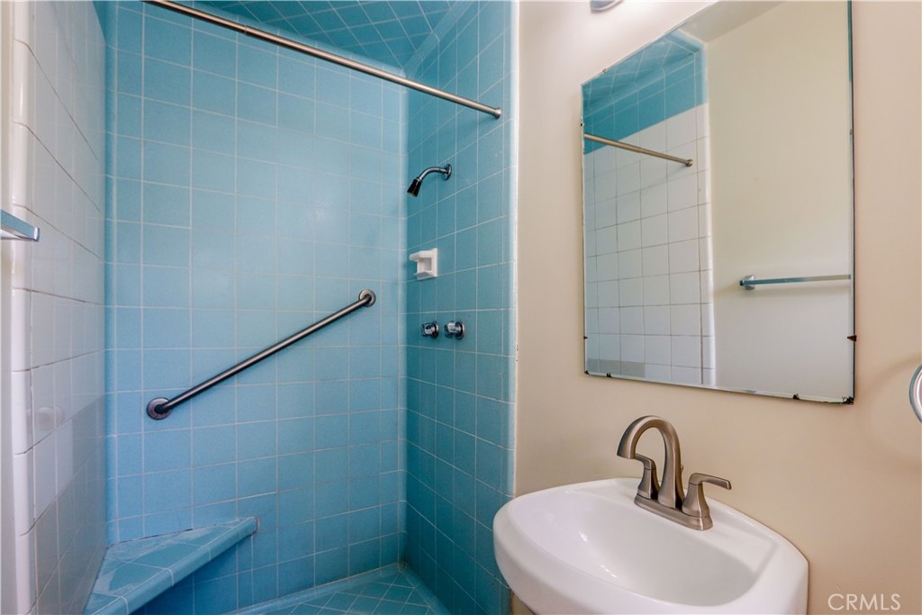 5322 E Parkcrest Street