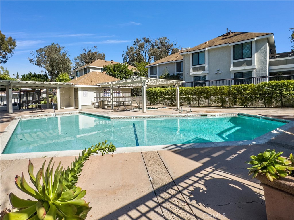 25675 View Pointe 10F