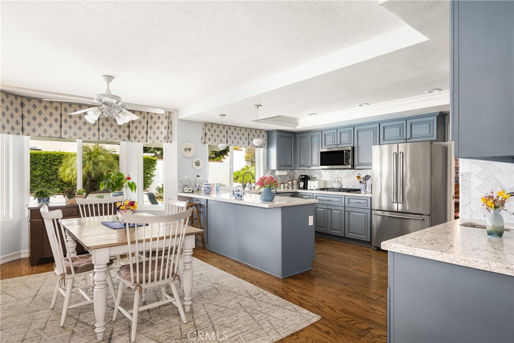 4349 Smoketree Avenue