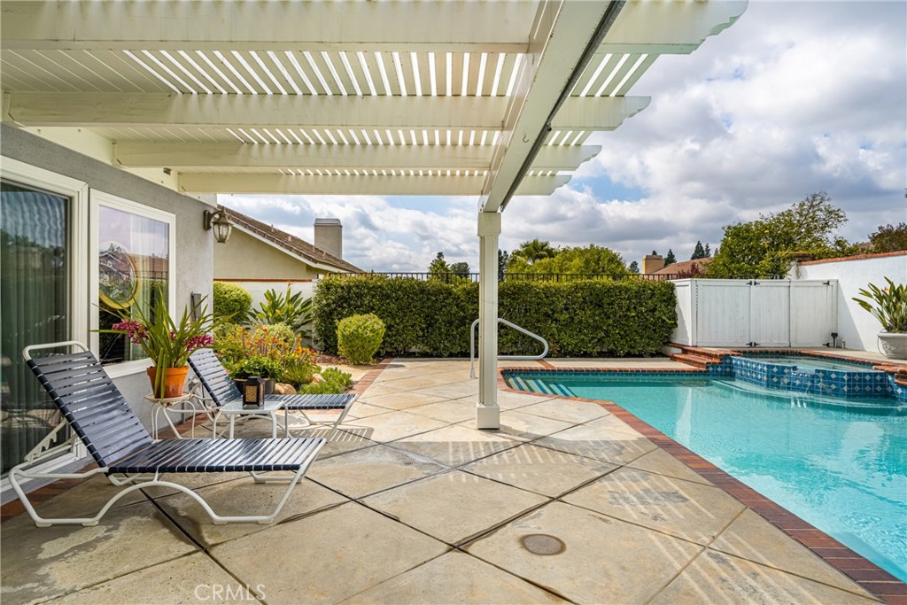 4349 Smoketree Avenue