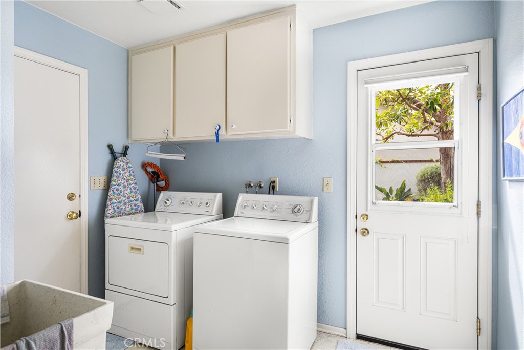 4349 Smoketree Avenue