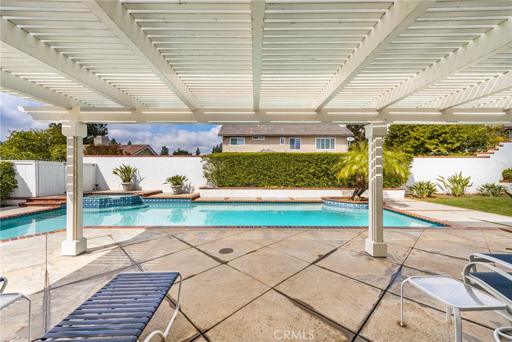 4349 Smoketree Avenue