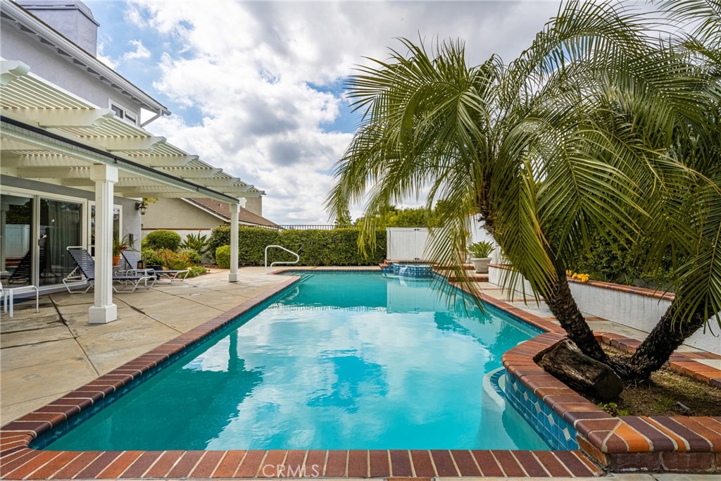 4349 Smoketree Avenue