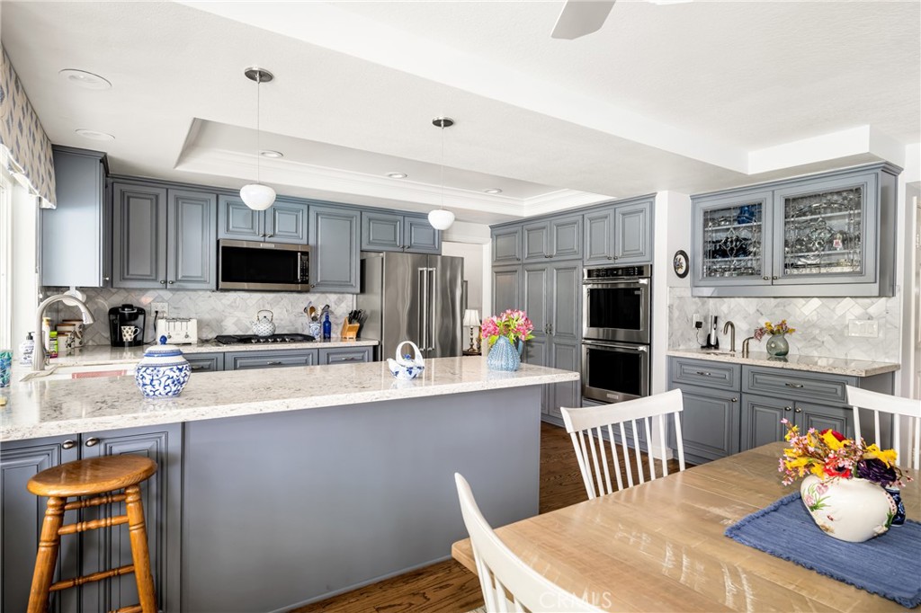 4349 Smoketree Avenue