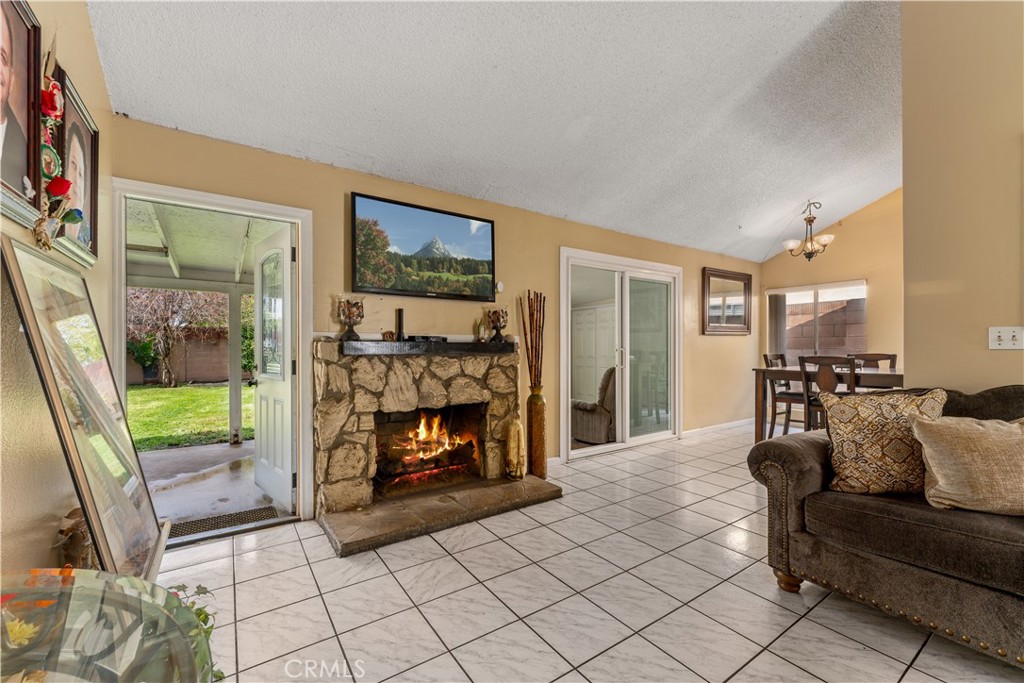 2226 N Eastwood Avenue