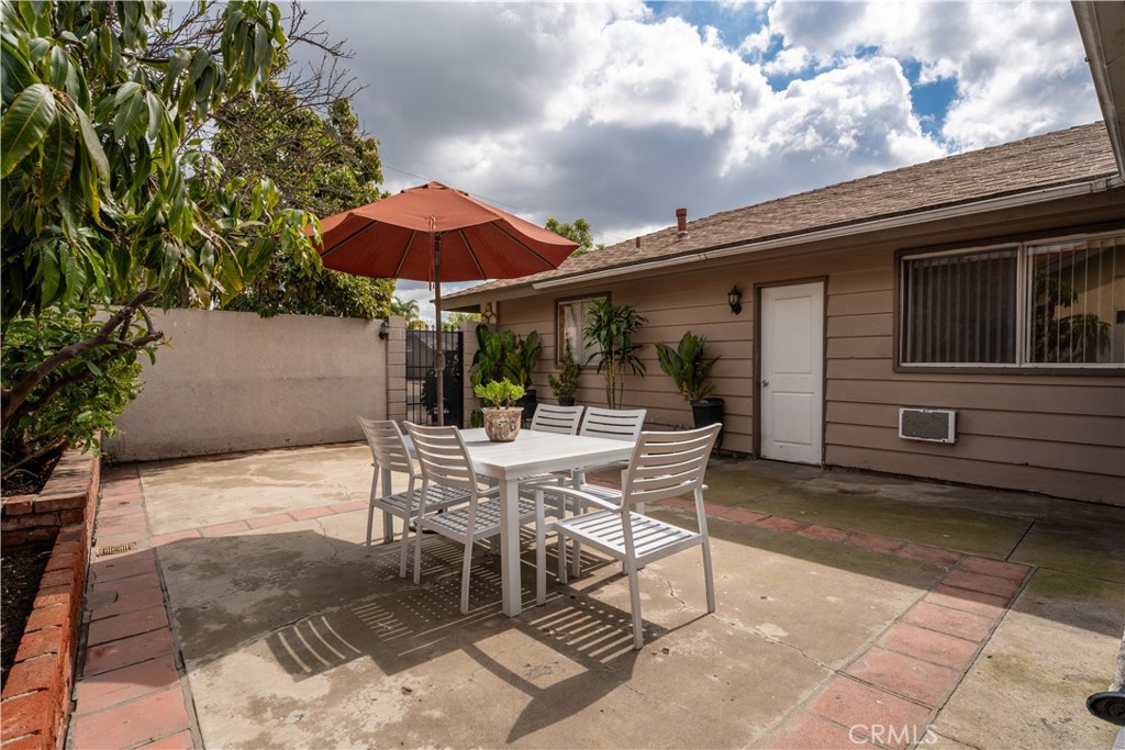 2226 N Eastwood Avenue