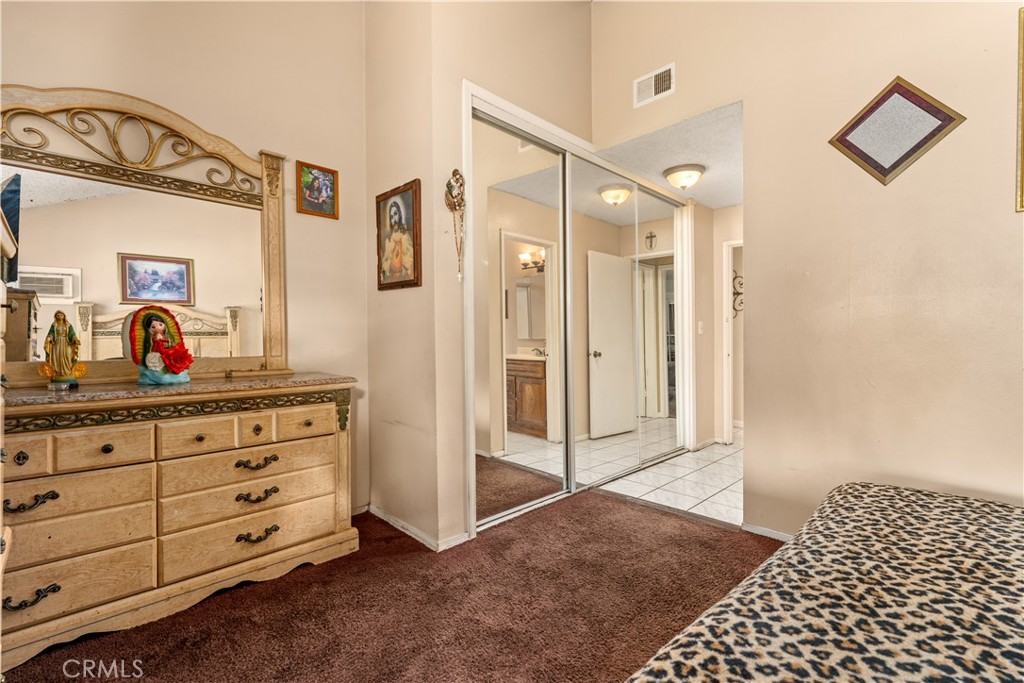 2226 N Eastwood Avenue