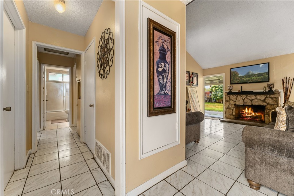 2226 N Eastwood Avenue