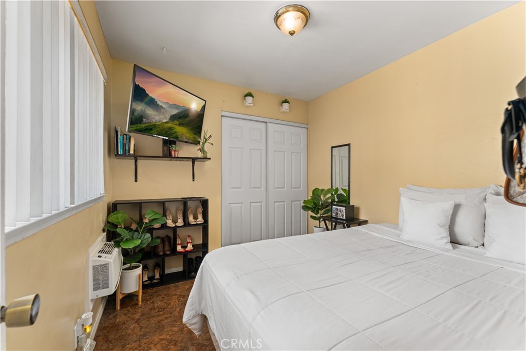 2226 N Eastwood Avenue